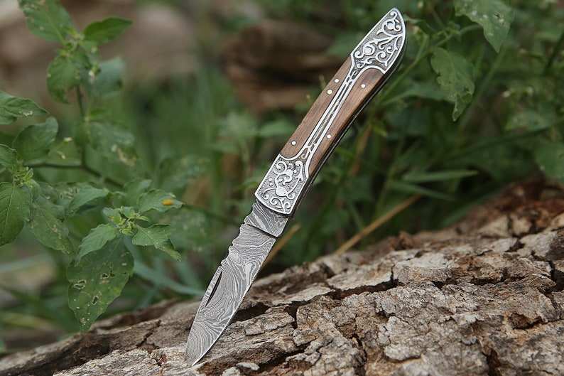 Damascus Folding Knife with Leather cover | Best Camping Knife